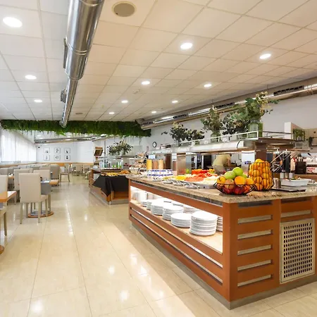 Ξενοδοχείο Daniya & Business 4*