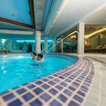 Daniya & Business 4*