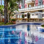 Отель Daniya & Business 4*