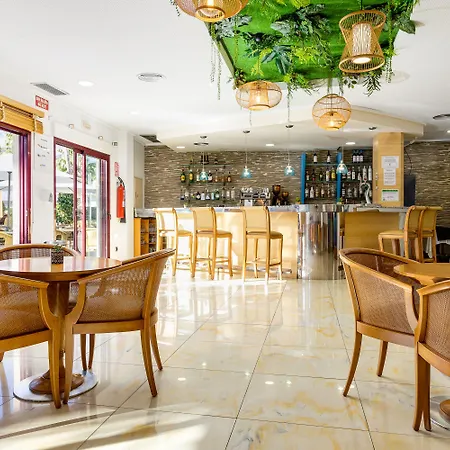 Hotel Daniya & Business 4*